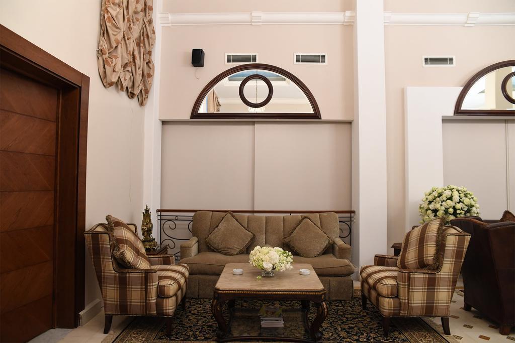 Colibri Hotel Brummana Luaran gambar
